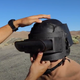 Imagen para el artículo titulado Fabrica un casco antibalas inspirado en PUBG con el visor de un tanque alemán y lo prueba con armas de gran calibre
